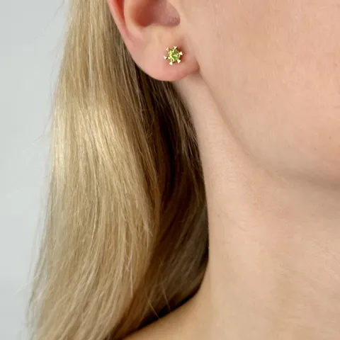 2 x 0,30 ct Peridot Solitärohrstecker in 14 Karat Gold mit Peridot 