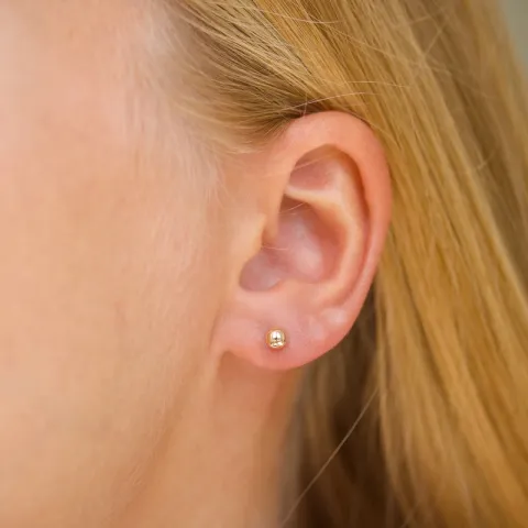 4 mm Kugel Ohrringe in 14 Karat Gold