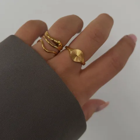 Khaai Studio Flow justierbar Ring in vergoldetem Edelstahl