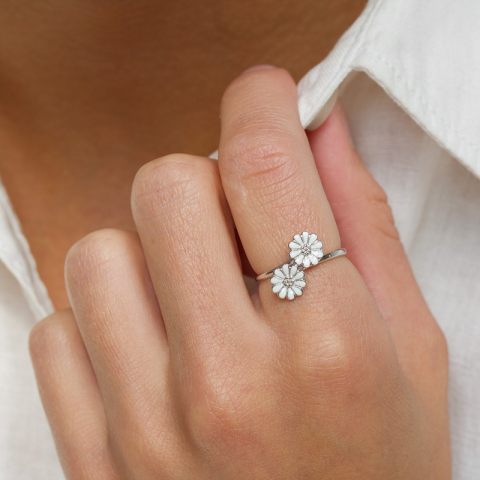 Marguerite Ring aus Silber mit Rhodinierung