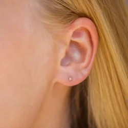 2,5 mm Kugel helix piercing in 9 Karat Gold